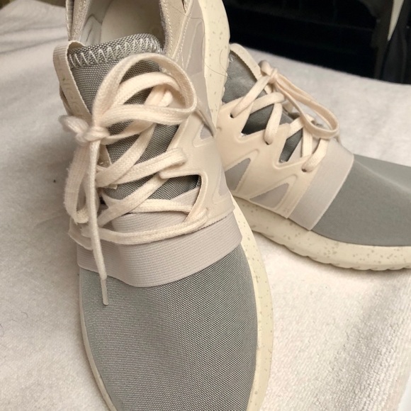 SOLD!! Adidas Light Gray Sneakers - Picture 3 of 6